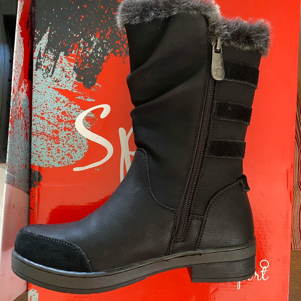 Stylish Black Winter Boots with Faux Fur Lining